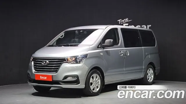 Hyundai The New Grand Starex 12