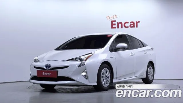 Toyota Prius 4 1.8 E