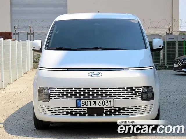 Hyundai Staria 5