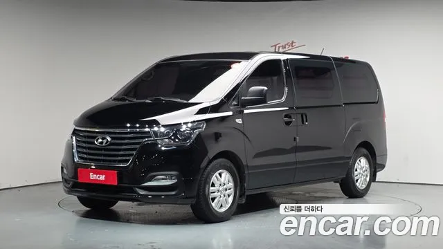 Hyundai The New Grand Starex 3