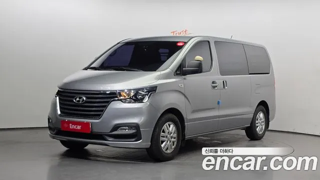 Hyundai The New Grand Starex 3