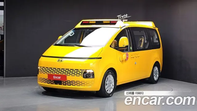 Hyundai Staria L3.5 15