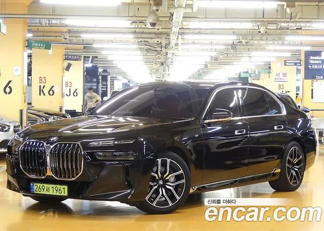 BMW 7 (G70) 740i xDrive M