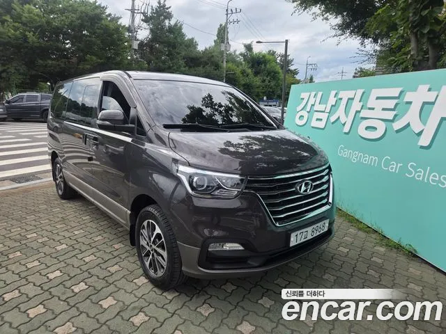 Hyundai The New Grand Starex 4WD 9 Exclusive