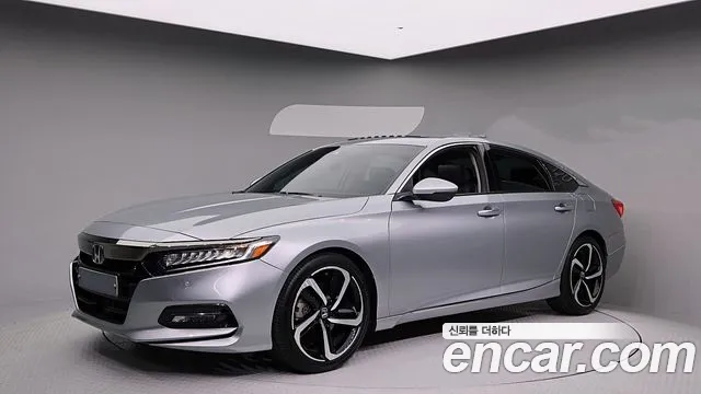 Honda Accord 10 2.0 Turbo
