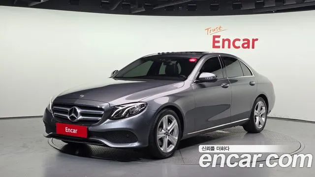 Mercedes-Benz E- W213 E200