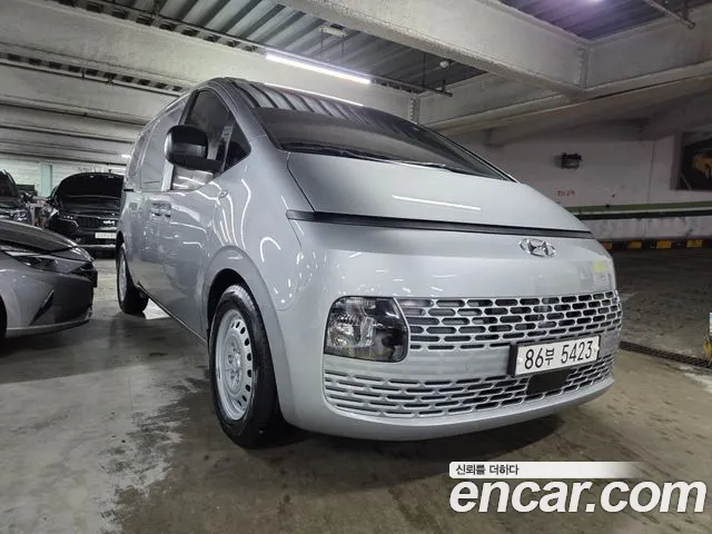 Hyundai Staria 3