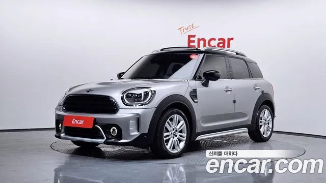 MINI Cooper Countryman 2