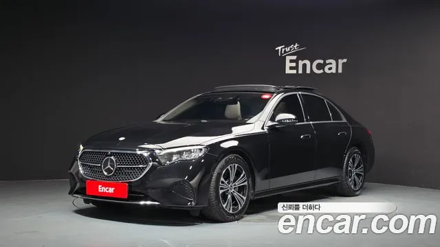 Mercedes-Benz E- W214 E200