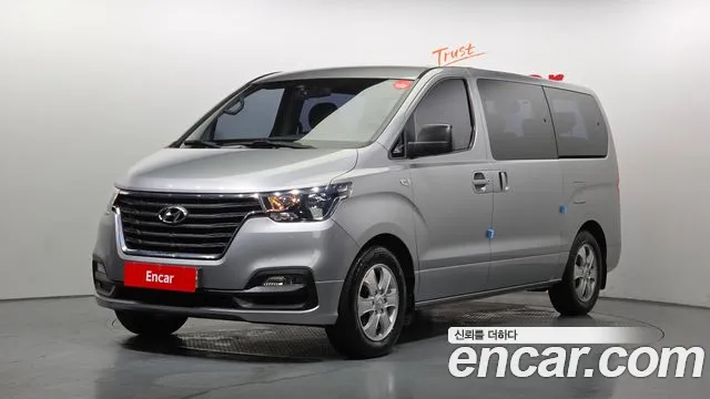 Hyundai The New Grand Starex 12