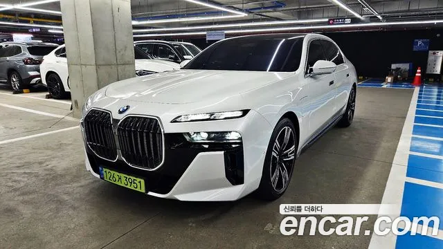 BMW 7 (G70) 750e xDrive M