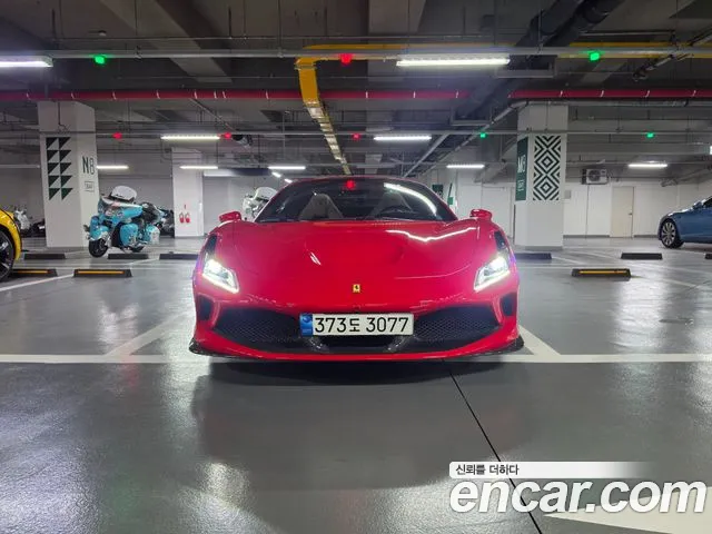 Ferrari F8 3.9 V8