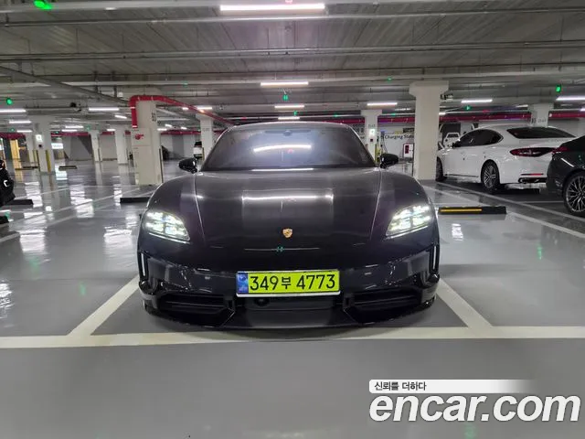 Porsche Taycan 4S