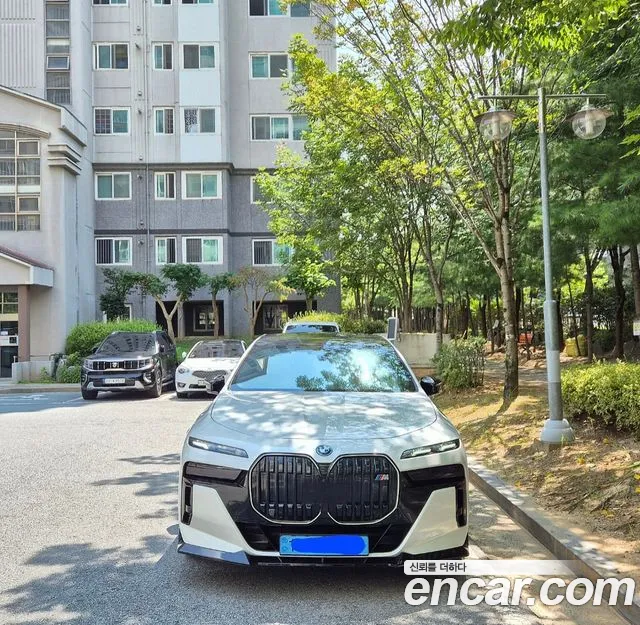 BMW i7 (G70) xDrive 60 M