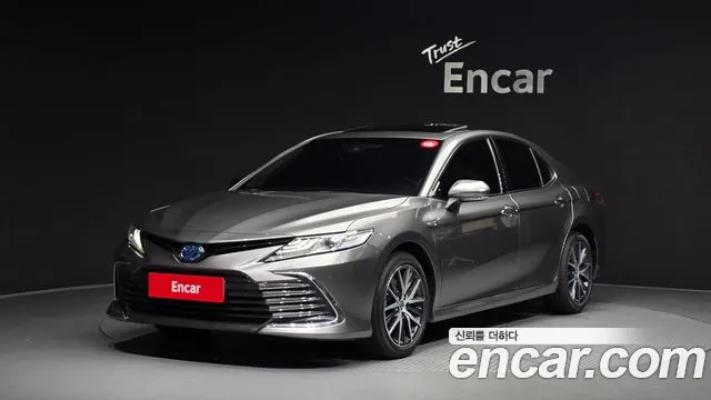 Toyota Camry (XV70) 2.5 XLE Hybrid