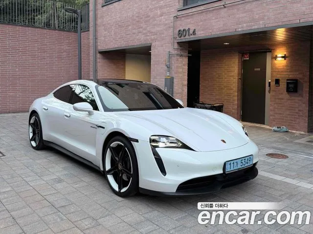 Porsche Taycan