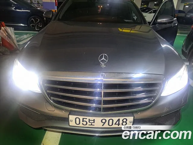 Mercedes-Benz E- W213 E300 4MATIC Exclusive