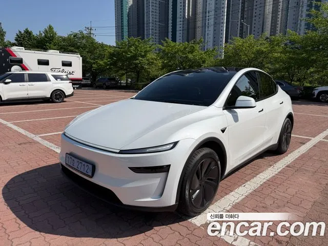 Tesla Y AWD