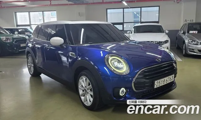 MINI Cooper Clubman Base 2