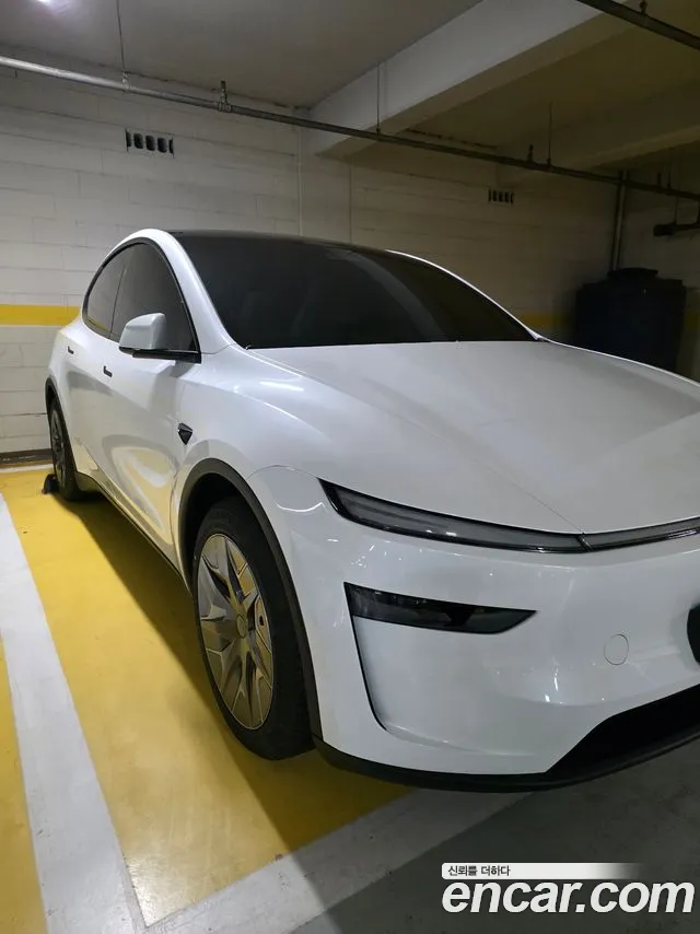 Tesla Y L AWD