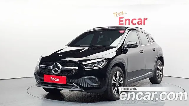 Mercedes-Benz GLA- H247 GLA220