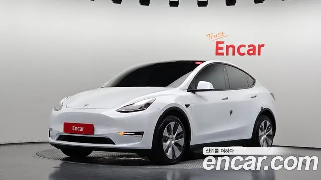Tesla Y AWD