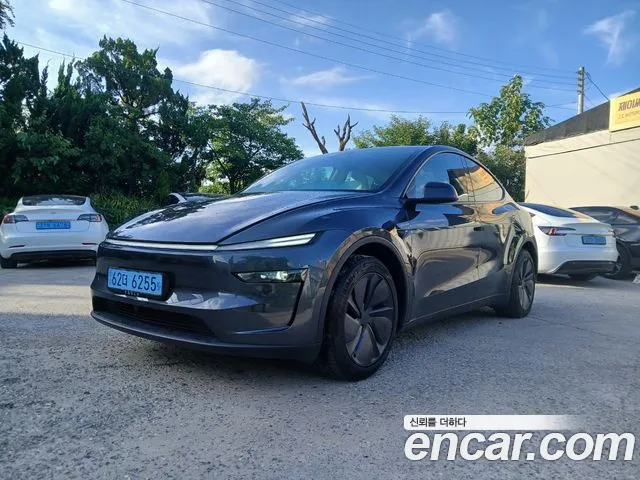 Tesla Y AWD