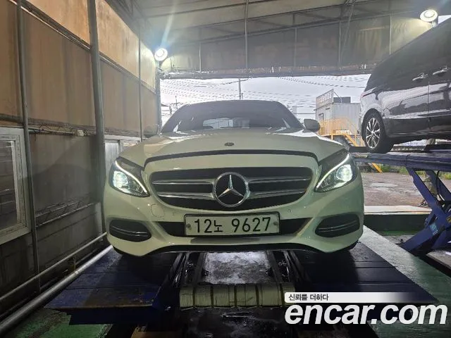 Mercedes-Benz C- W205 C220