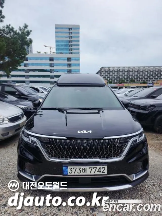 Kia Carnival 4 Gasoline 7