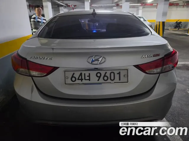 Hyundai Avante MD M16 GDI