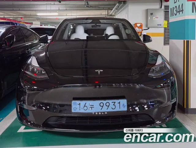 Tesla Y AWD