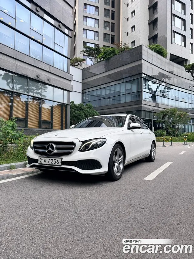Mercedes-Benz E- W213 E200