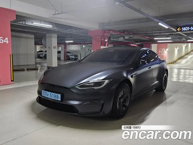 Tesla S