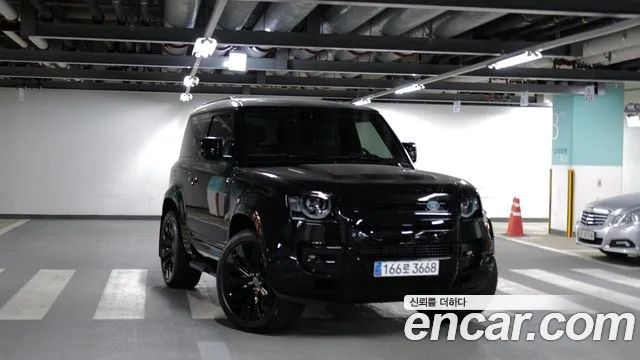 Land Rover Defender (L663) 90 D250 SE