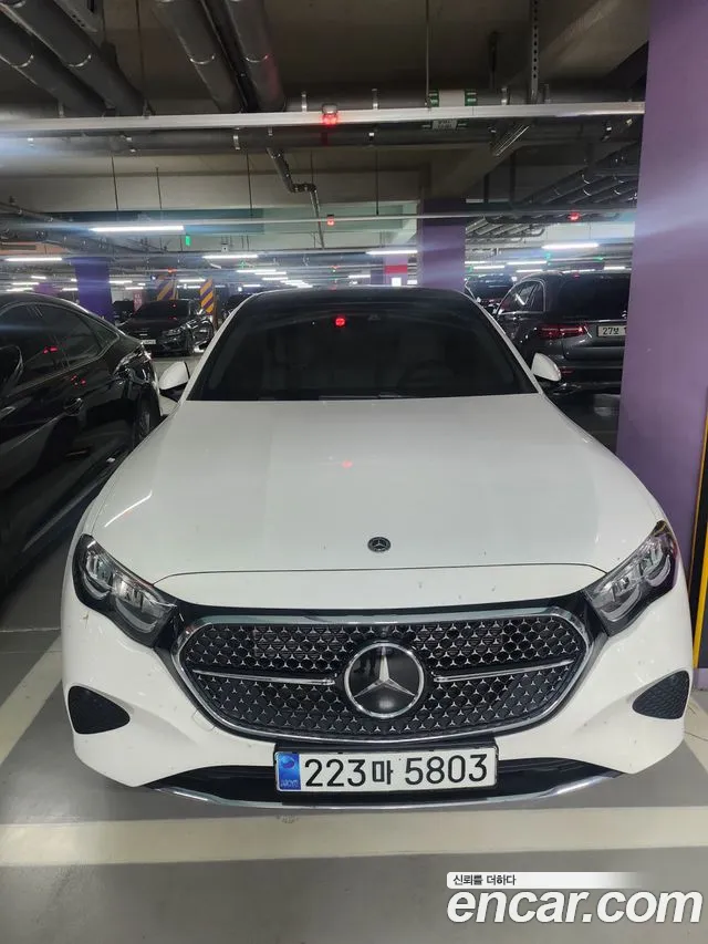 Mercedes-Benz E- W214 E200