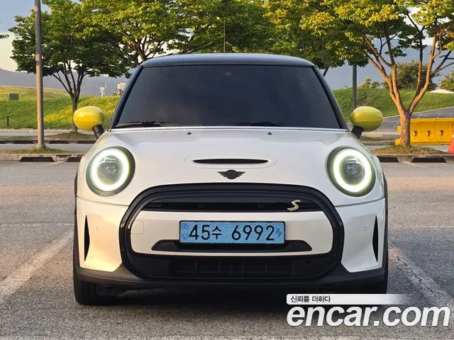 MINI Cooper SE 3