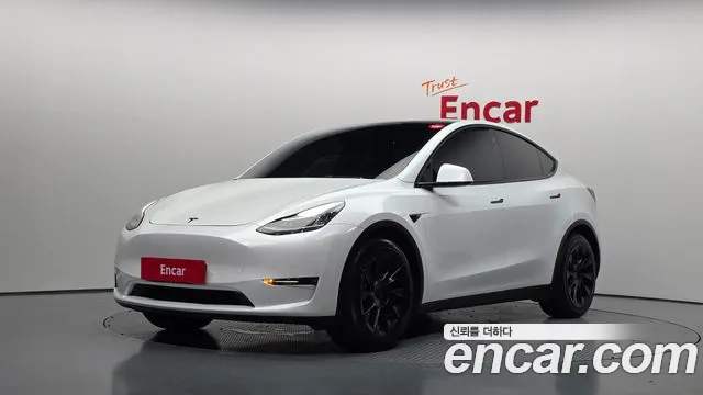 Tesla Y AWD