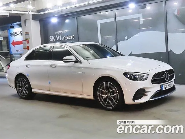 Mercedes-Benz E- W213 E220d 4MATIC AMG Line