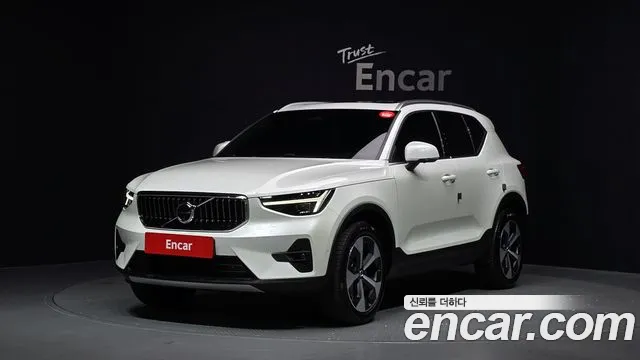 Volvo XC40 B4