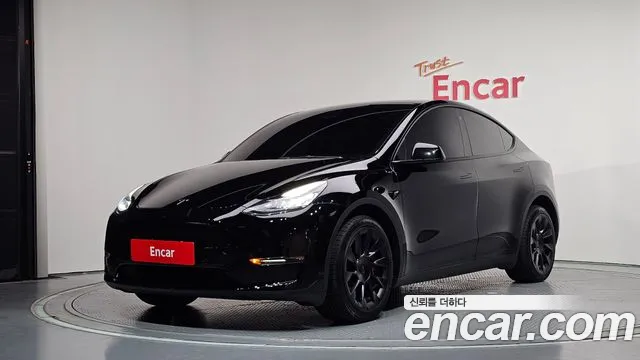 Tesla Y AWD