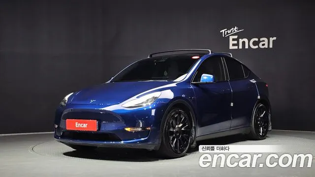 Tesla Y AWD