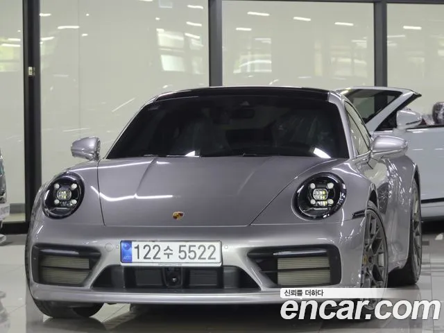 Porsche 911 (992) 4