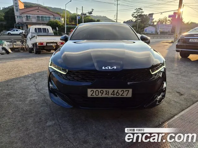 Kia K5 III 2.0 Signature