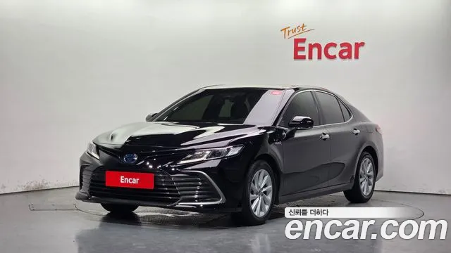 Toyota Camry (XV70) 2.5 LE Hybrid