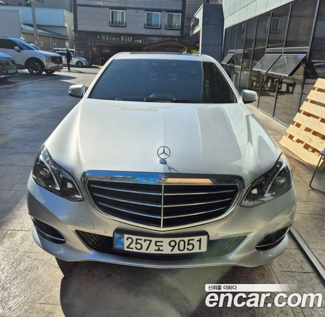 Mercedes-Benz E- W212 E300