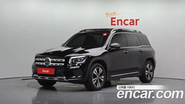 Mercedes-Benz GLB- X247 GLB220