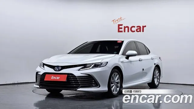 Toyota Camry (XV70) 2.5 LE Hybrid