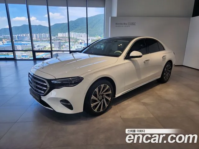 Mercedes-Benz E- W214 E300 4MATIC Exclusive