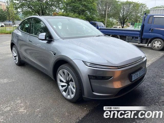 Tesla Y AWD