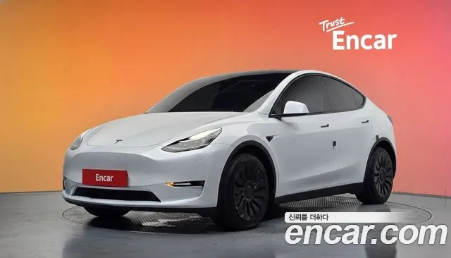 Tesla Y AWD